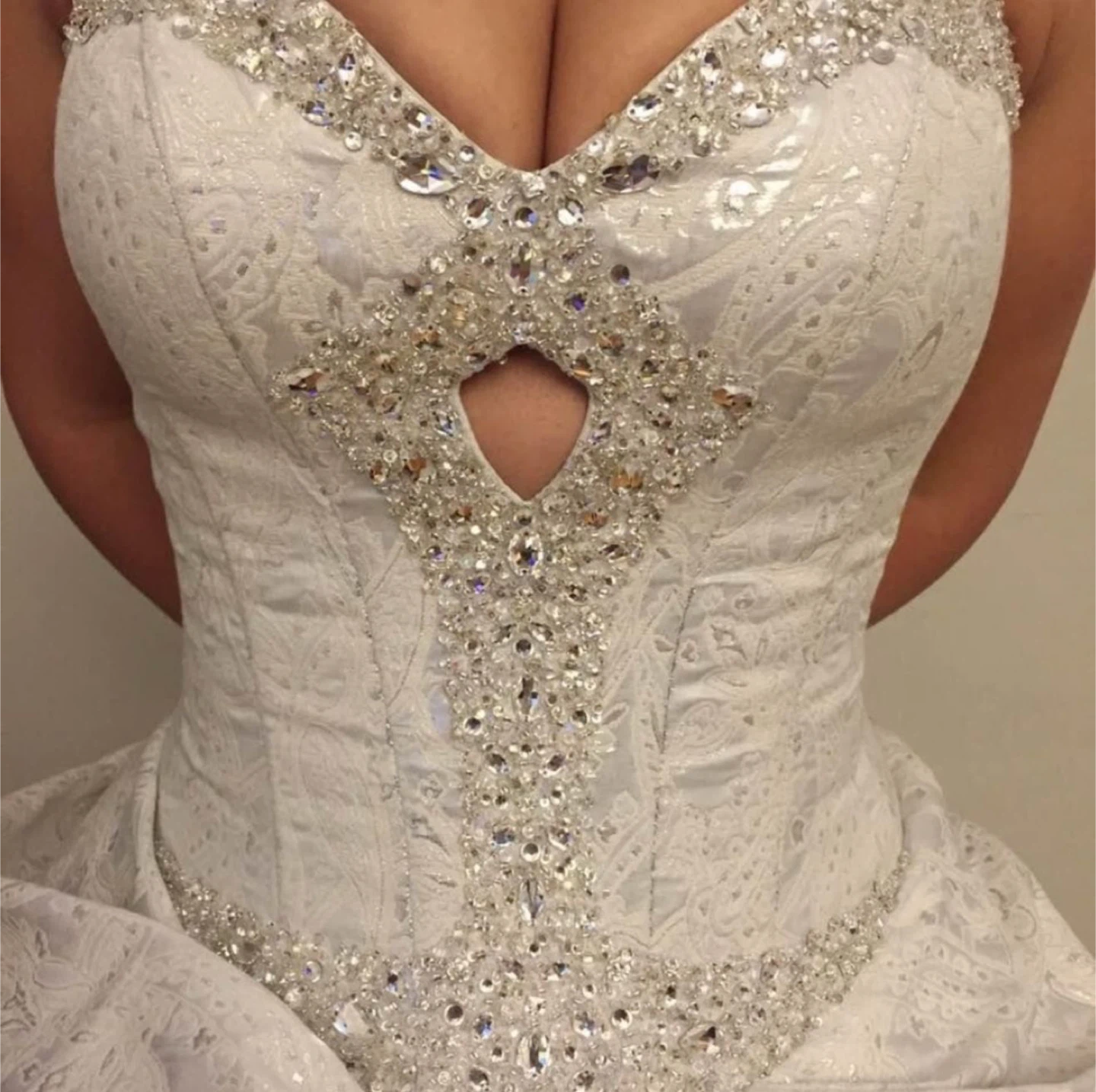 White Embellished Ball Gown Wedding Dress - photo 2