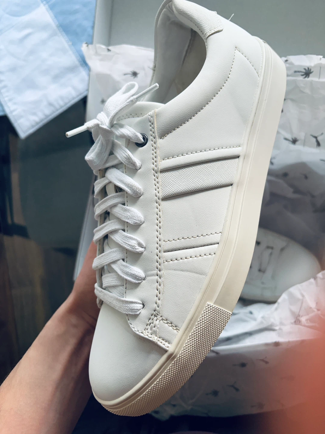 Two Men's White Sneakers 10.5-11 US M - photo 3