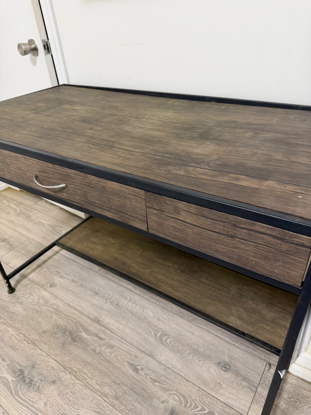 Wooden desk first come first serve - photo 3