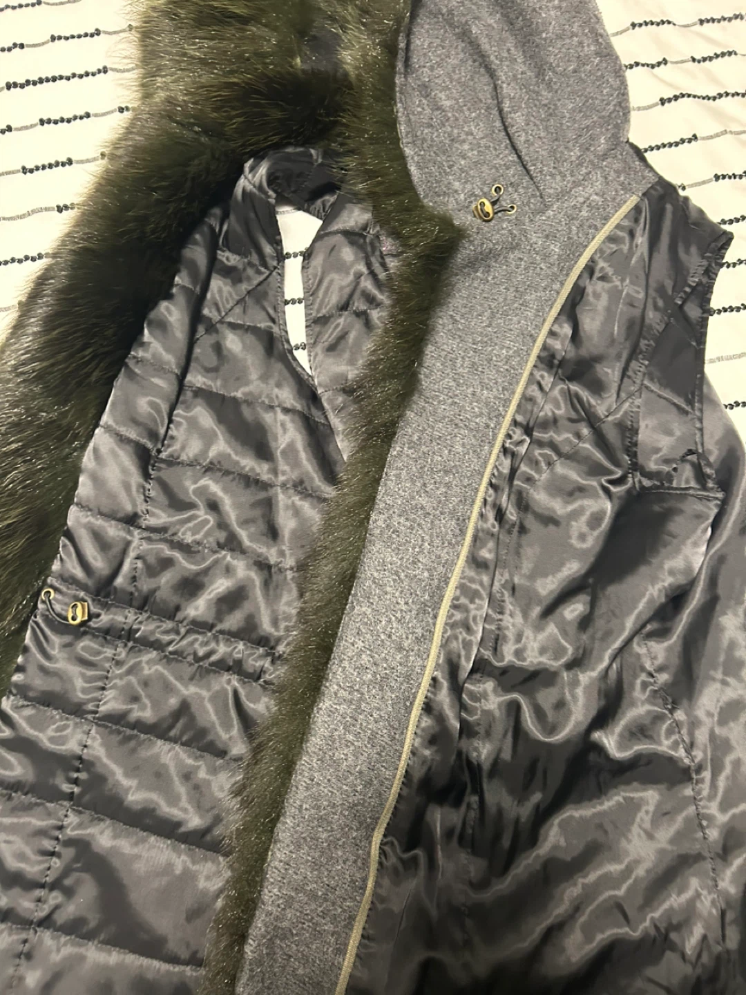 Blonde No.8 Hooded Puffer Vest with Faux Fur Trim - photo 2