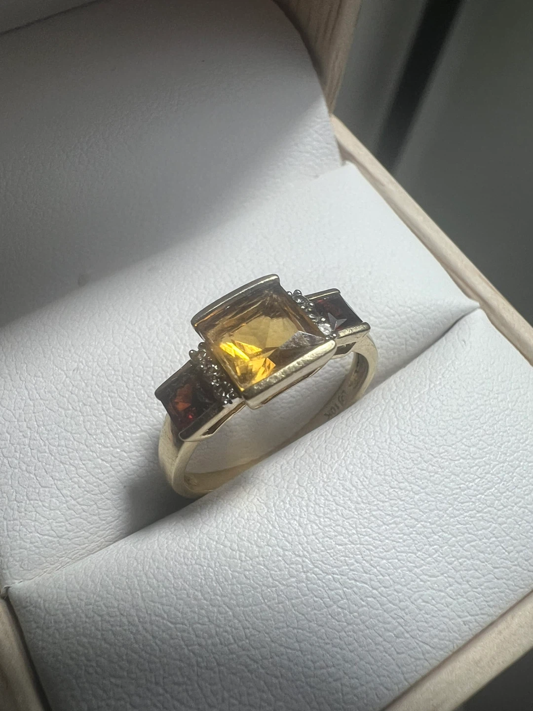10 k Gold Ring with Citrines, garnets and diamonds - photo 2