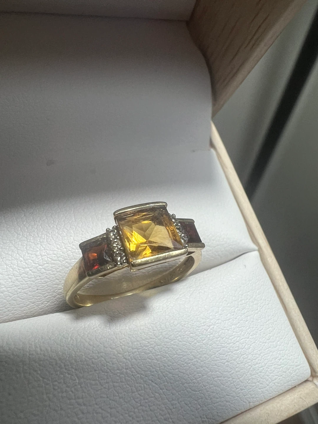 10 k Gold Ring with Citrines, garnets and diamonds - photo 4