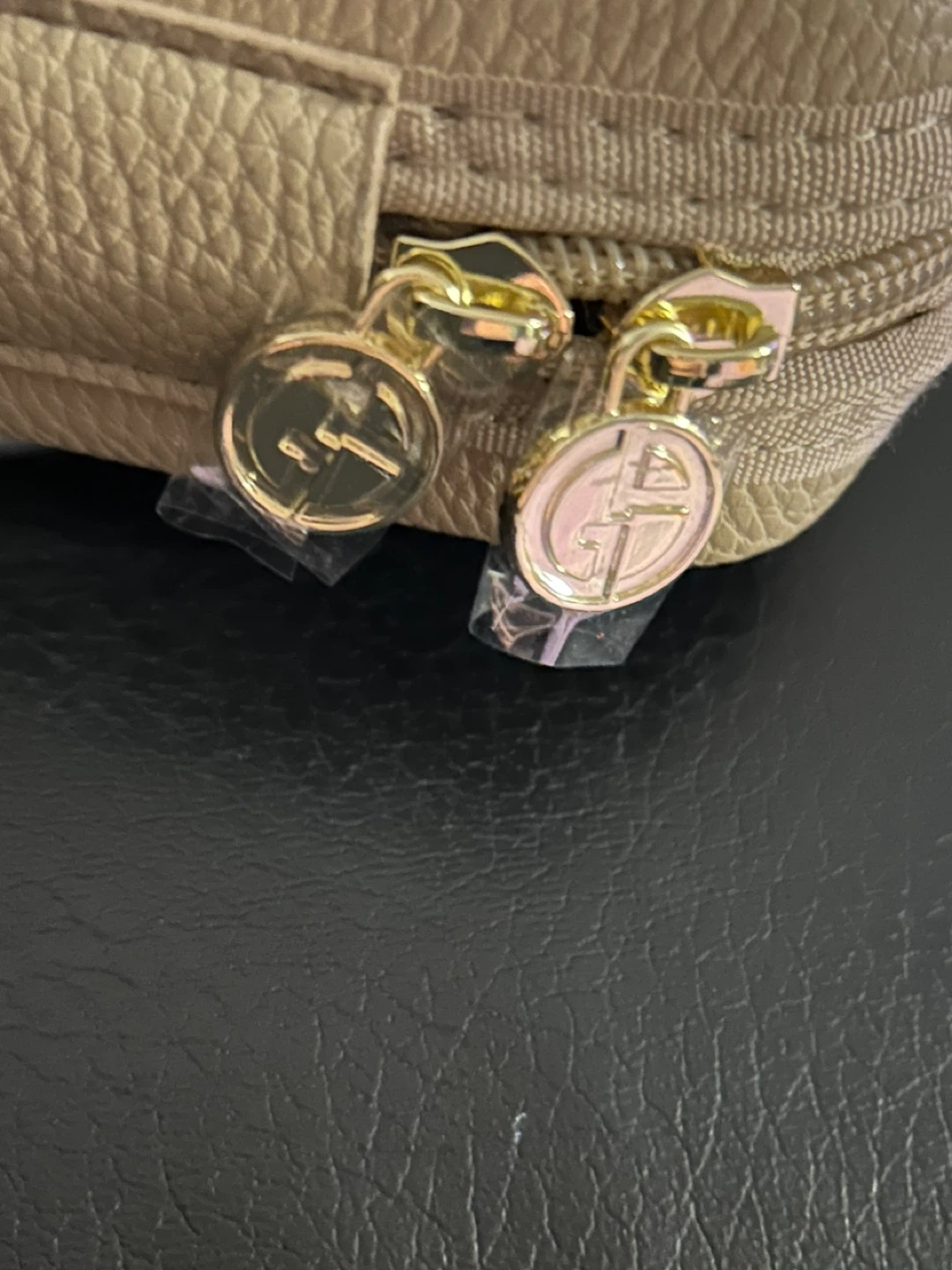 Giorgio Armani Cosmetic Bag - photo 2