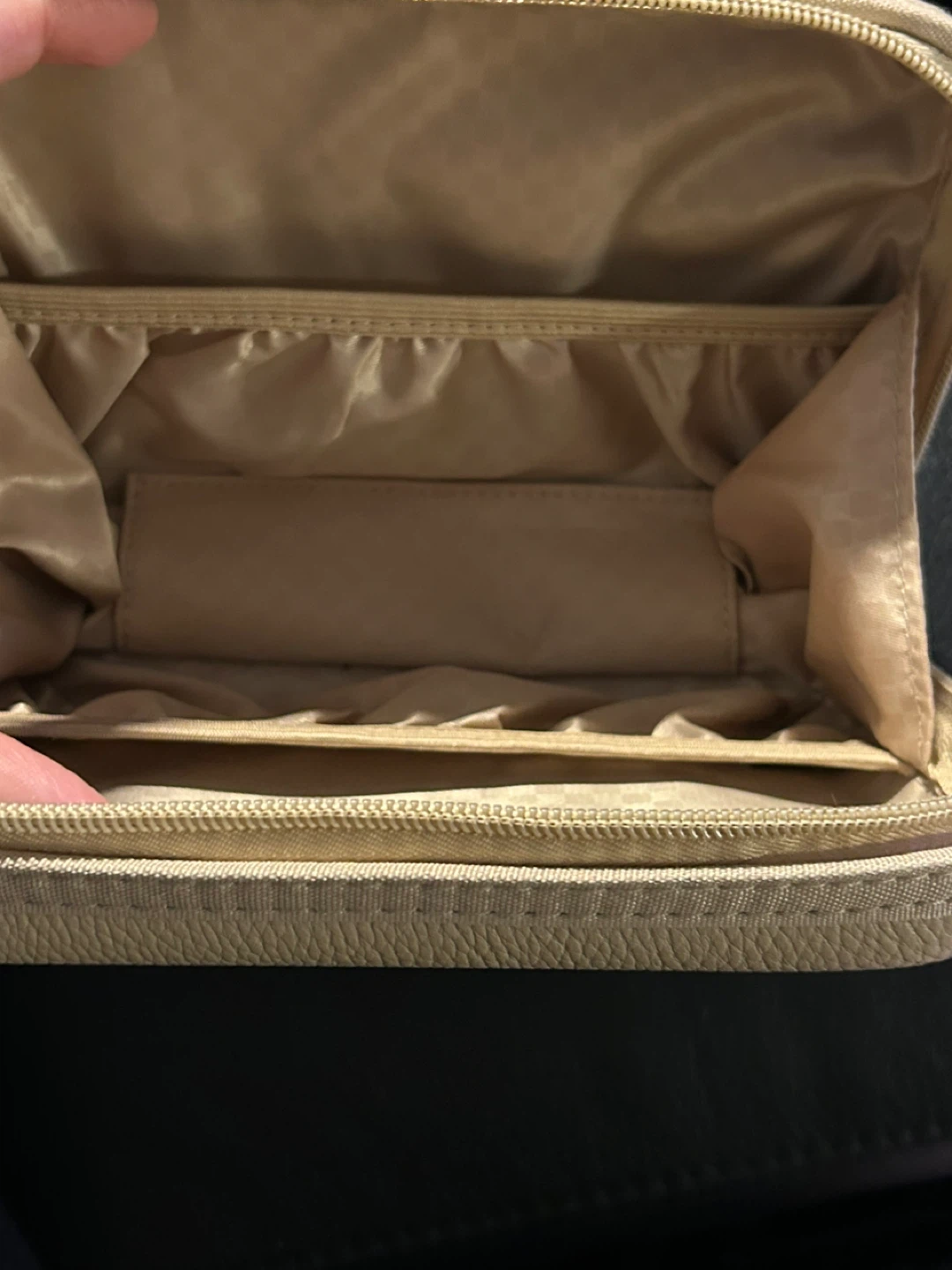 Giorgio Armani Cosmetic Bag - photo 3