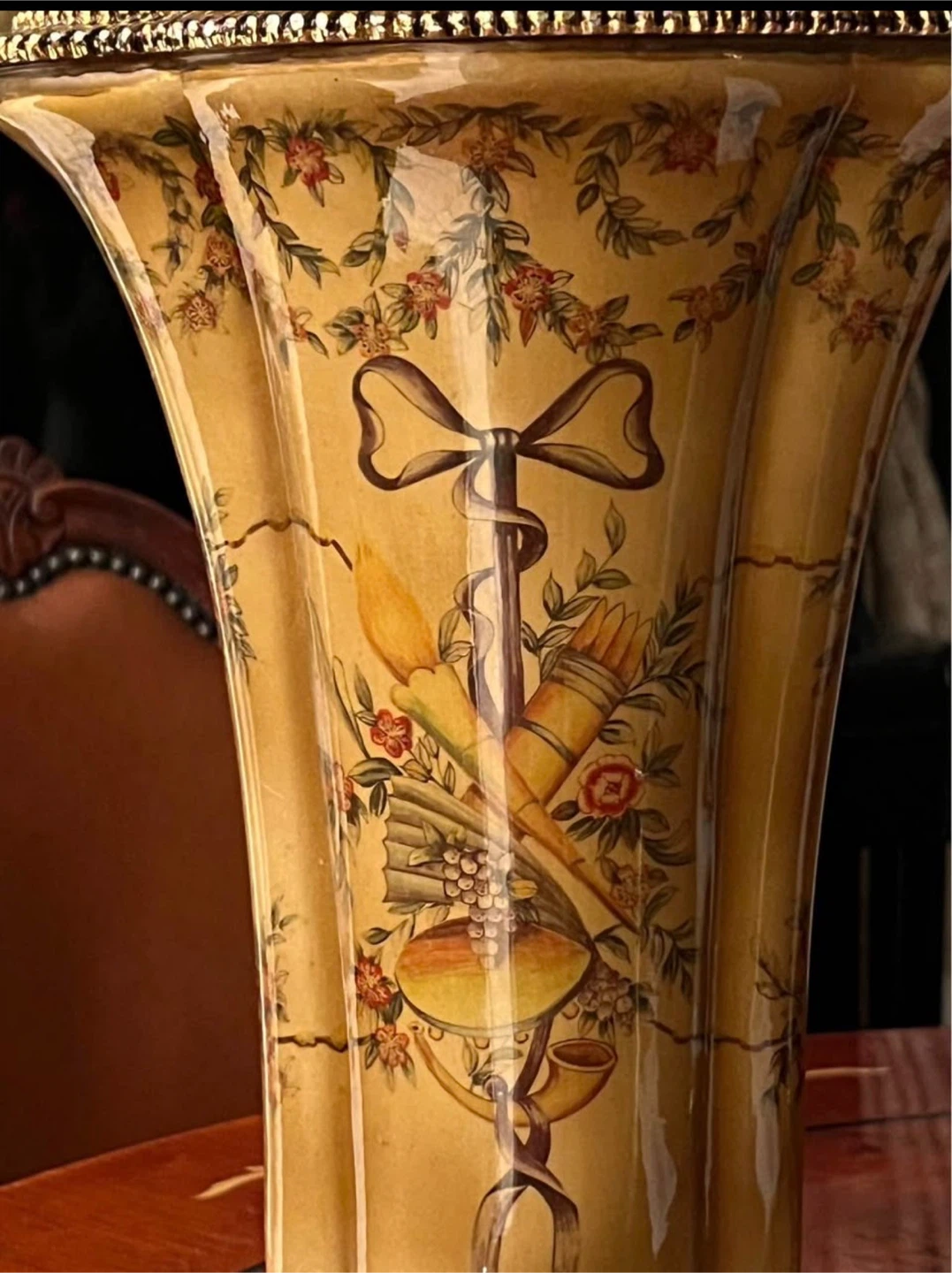 Vintage Decorative Vase with Ornate Base - photo 3