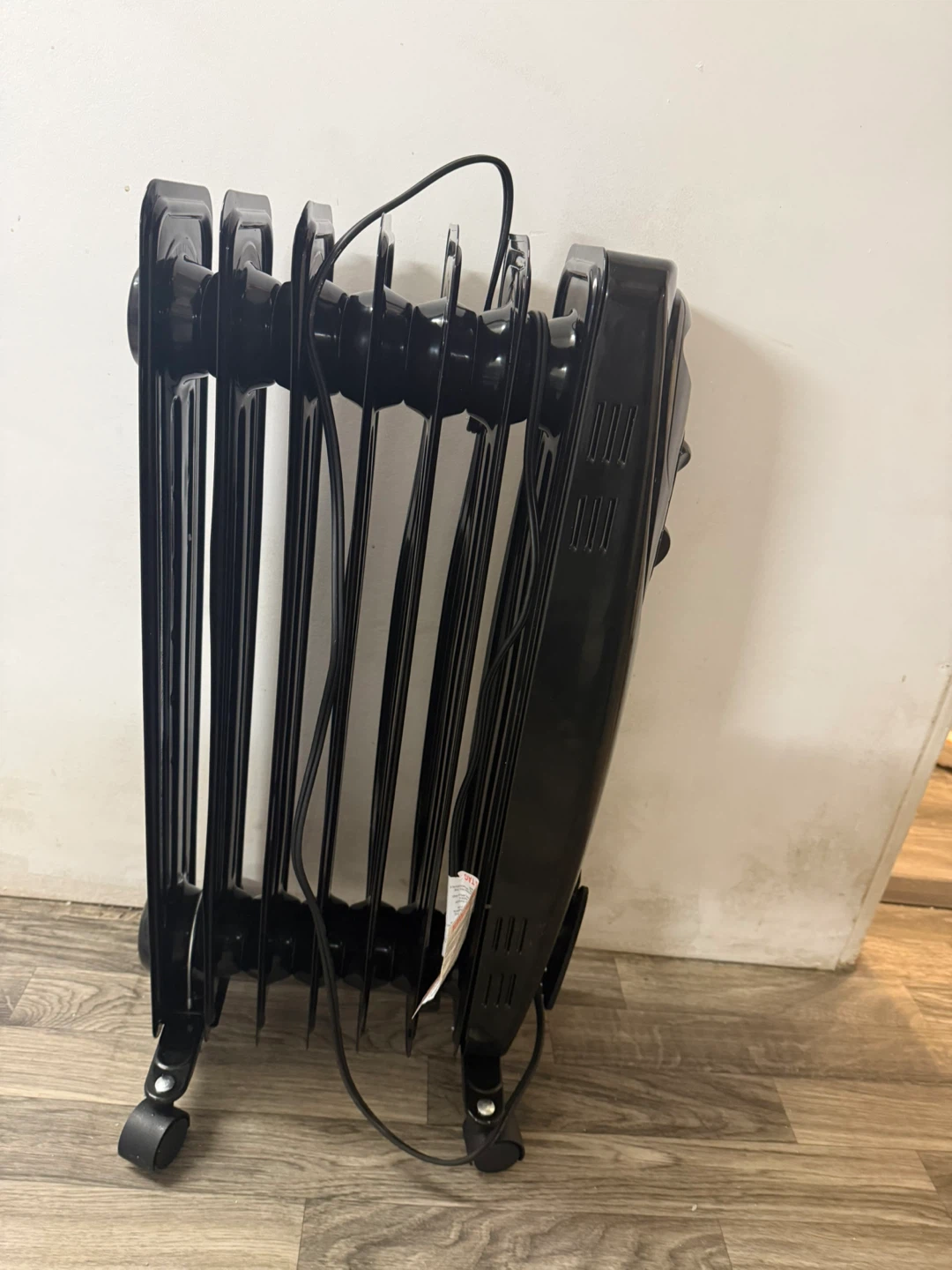 Pelonis Black Oil-Filled Radiant Heater with Thermostat - photo 2