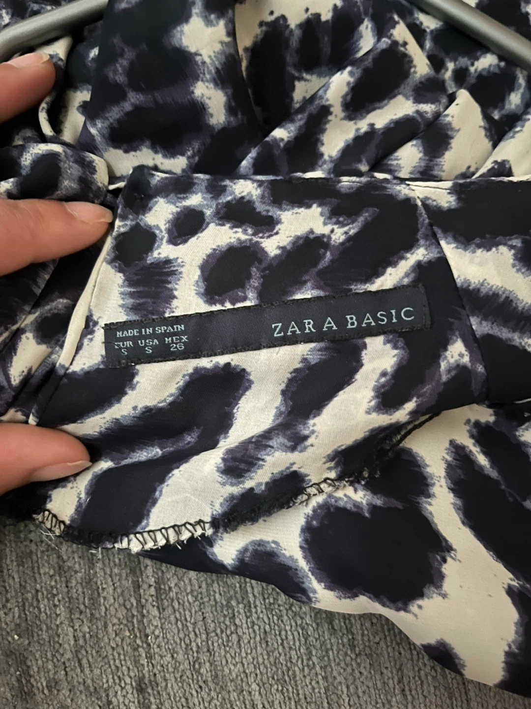 Zara Basic Leopard Print Blouse - photo 2