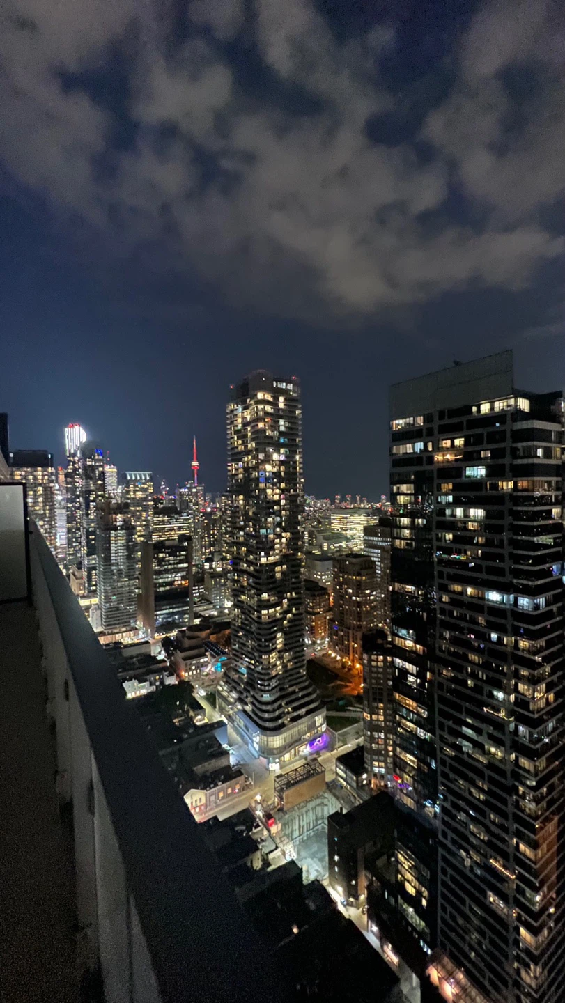 Yonge & Wellesely lower Penthhouse Room Rental - photo 2