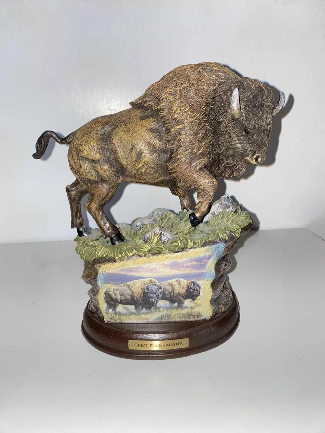 Great Plains Master Buffalo statue