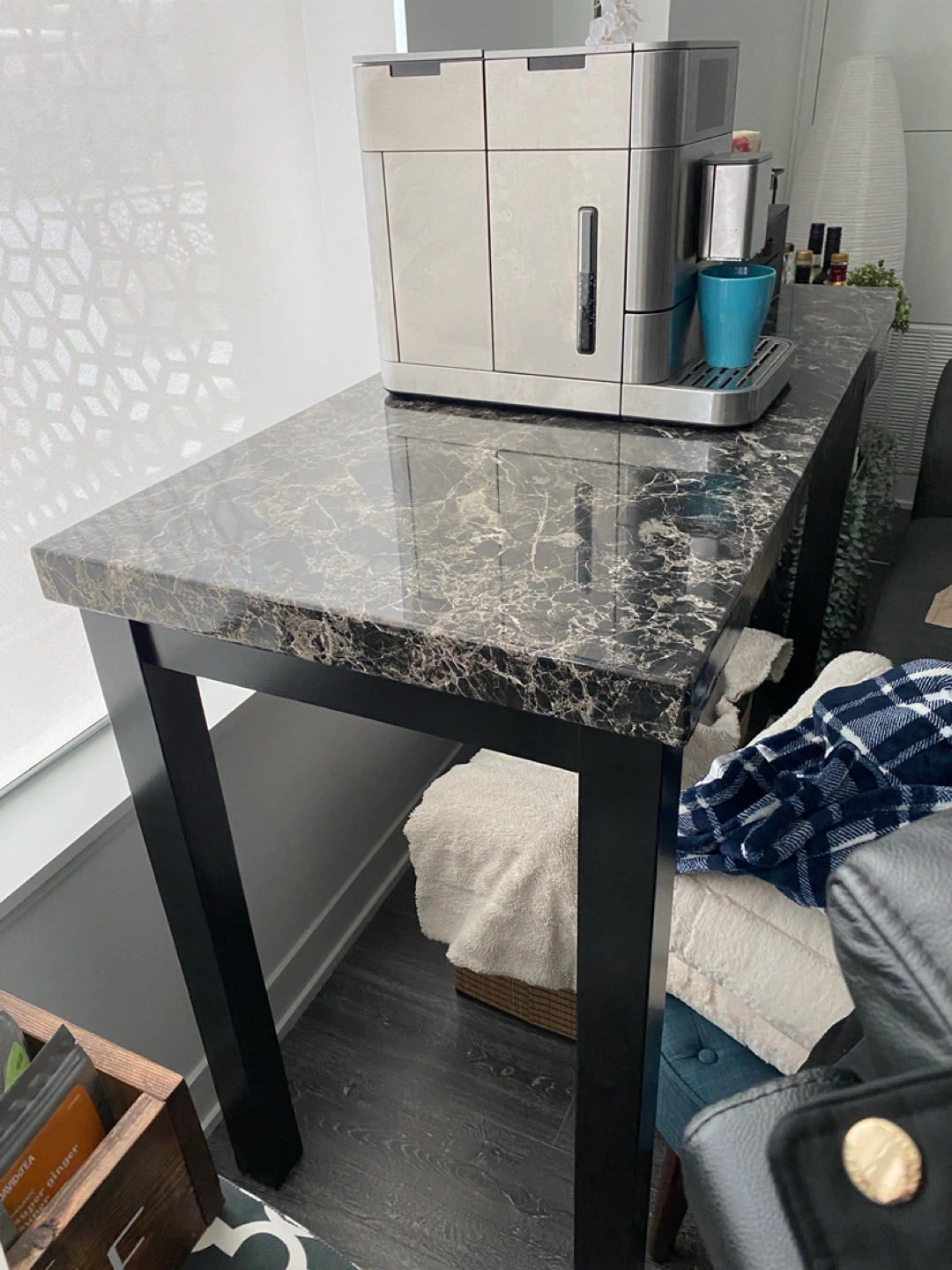 Marble top bar table with black legs - photo 3