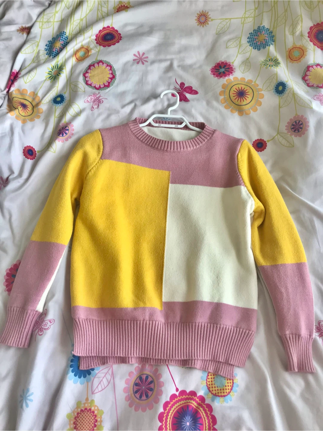 Colour-blocked Crewneck Sweater