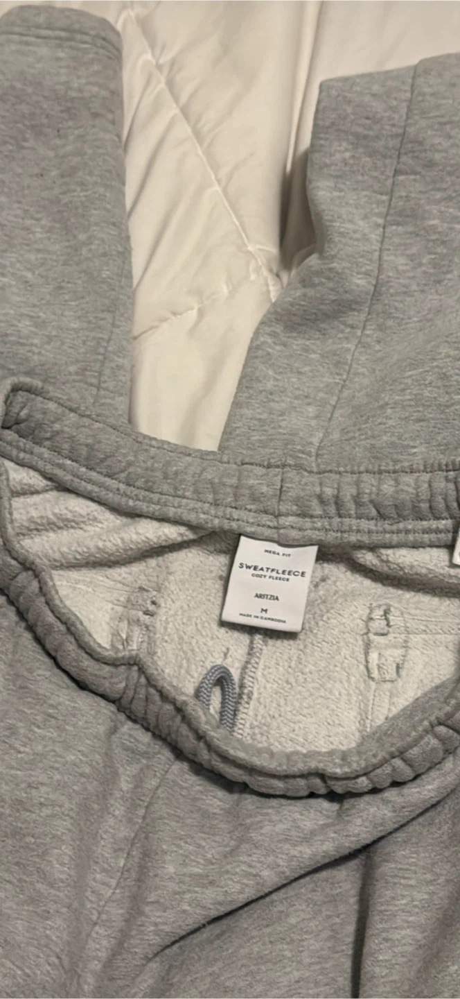 Aritzia Sweatfleece Mega Fit Grey Sweatpants Size M