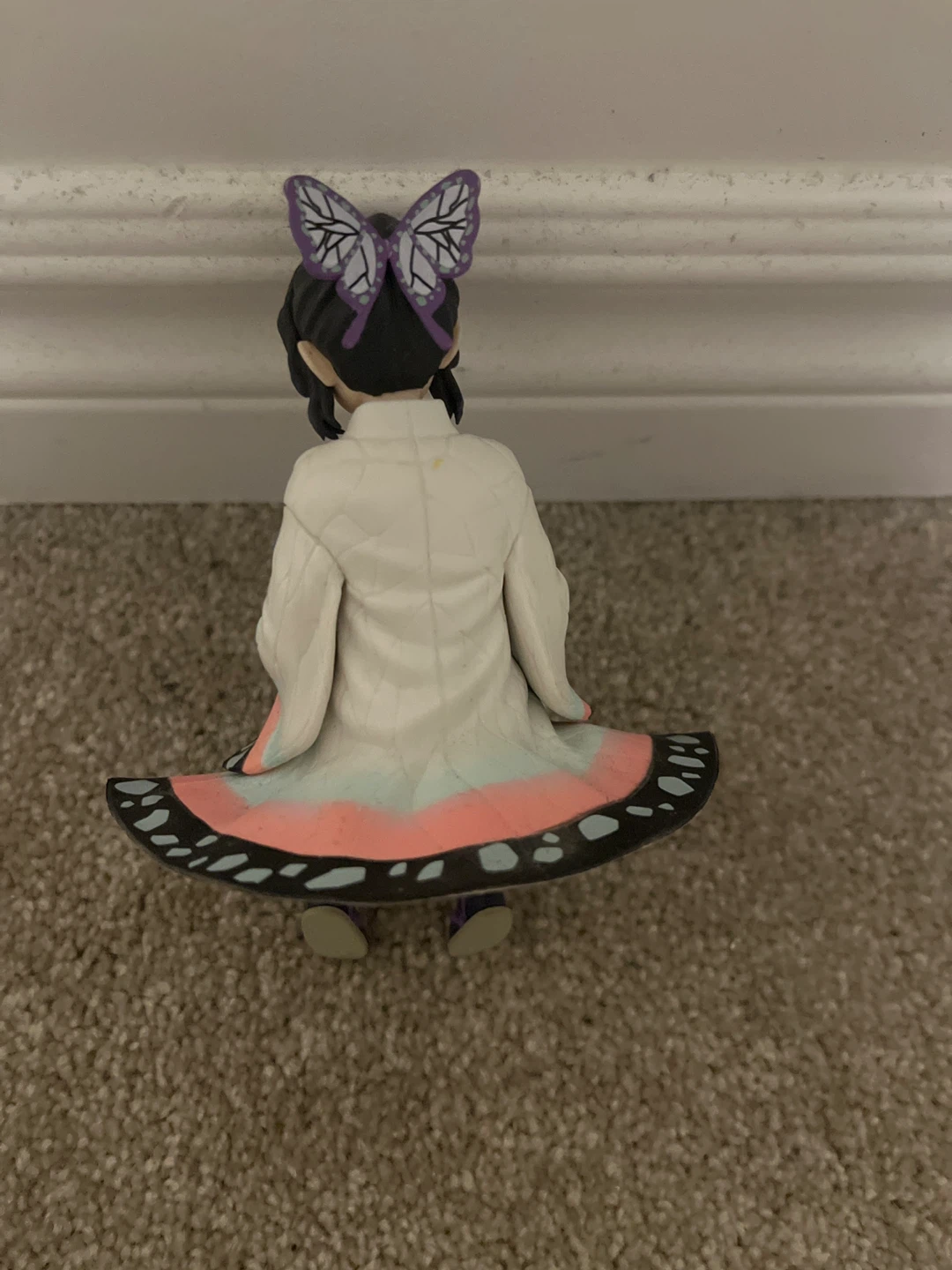 Demon Slayer Shinobu Kocho Figure with Onigiri - photo 2
