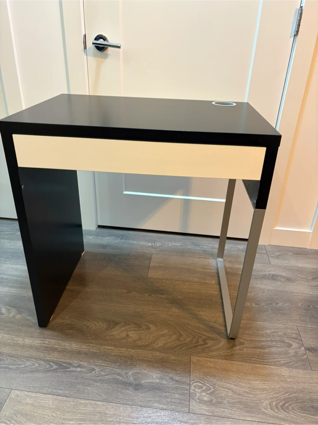 IKEA Micke Modern Black and White Desk