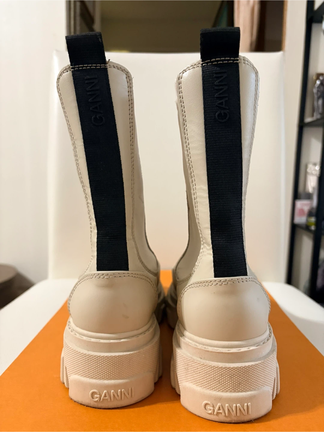 Ganni Women's Cream Leather Chelsea Boots Size 36 - photo 3