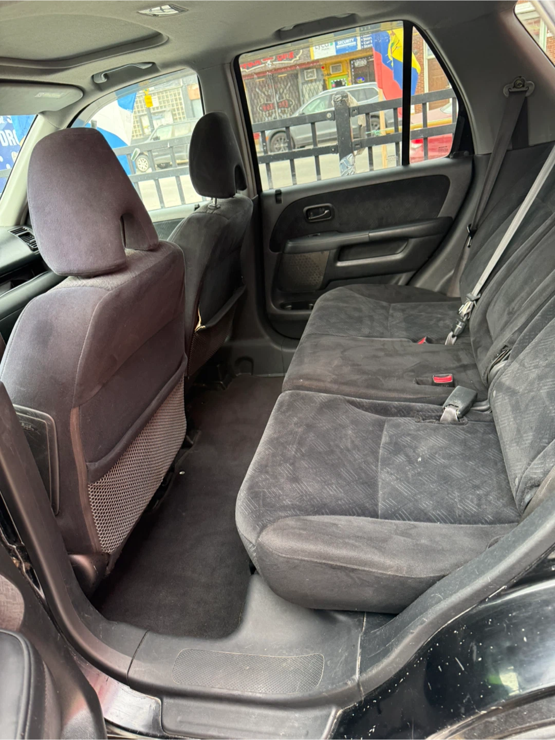 Black Honda CR-V SUV - photo 4