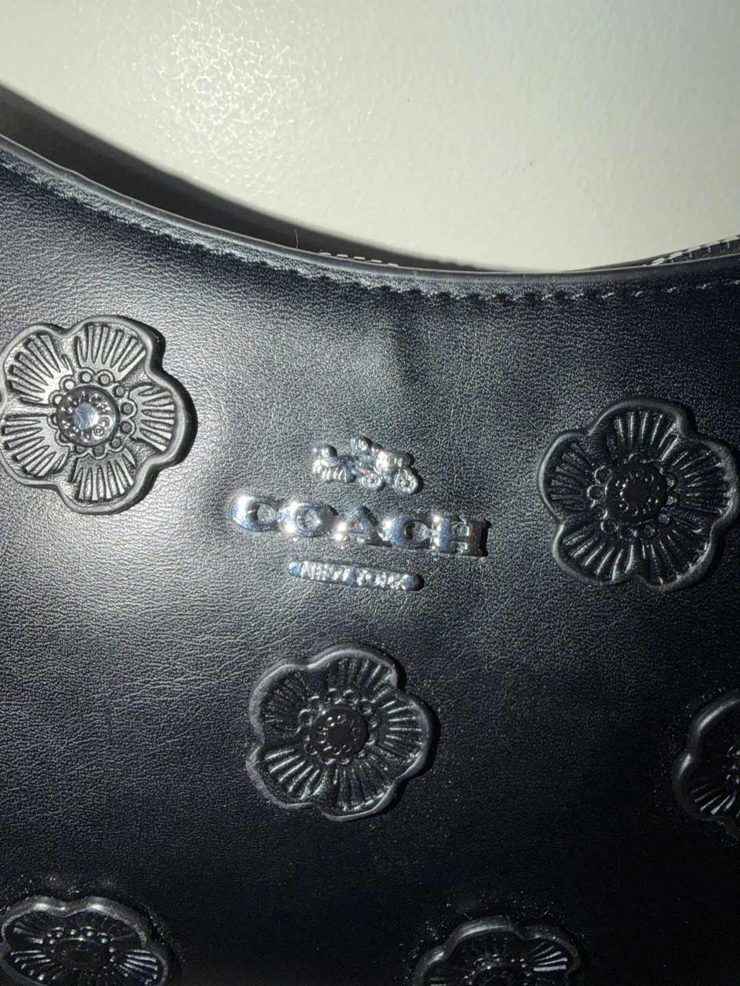 Coach Black Leather Floral Embossed Shoulder Bag - photo 5