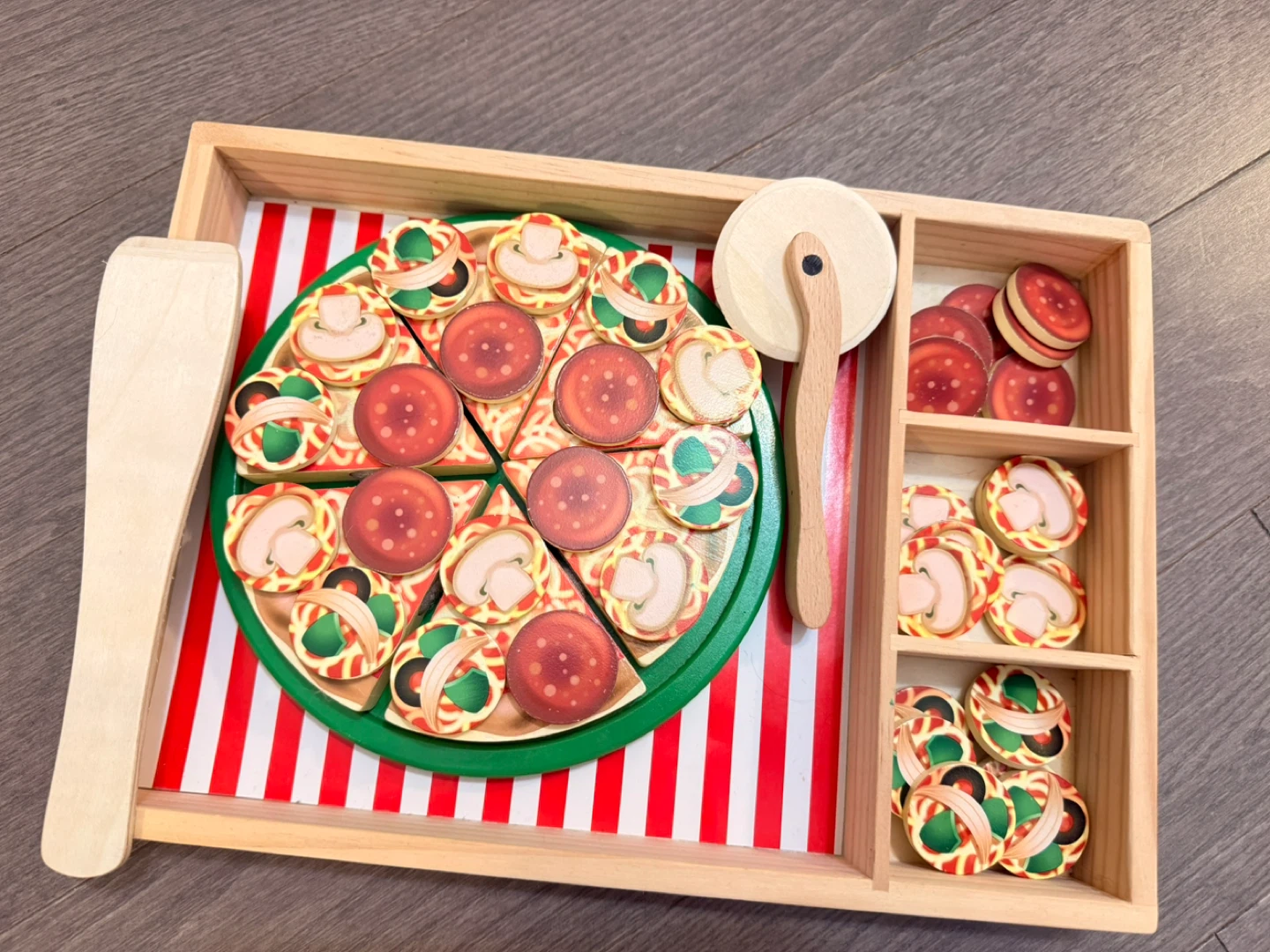 Melissa & Doug Wooden Pizza Play Food Set