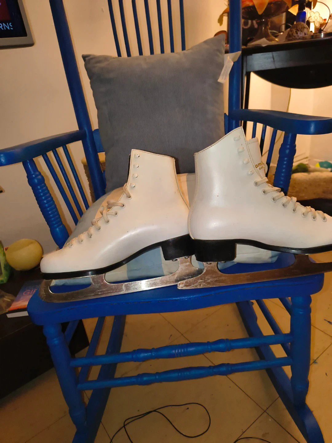 White Figure Skates - photo 2