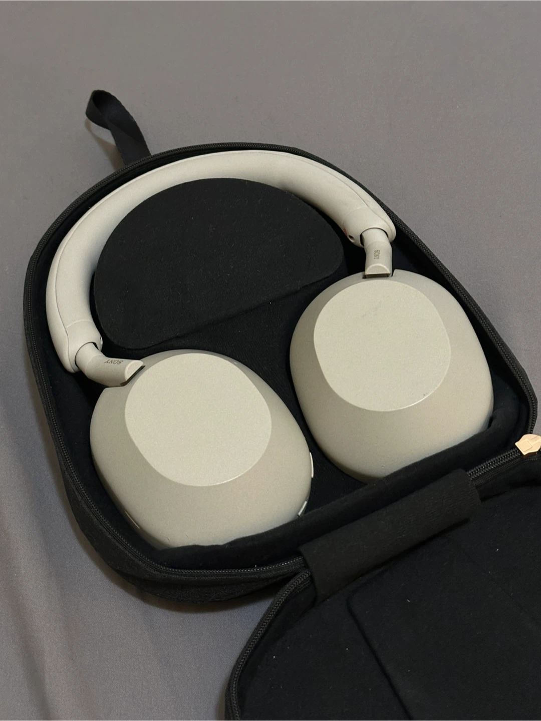 Sony WH-1000XM5 Headphones (Excellent Condition)