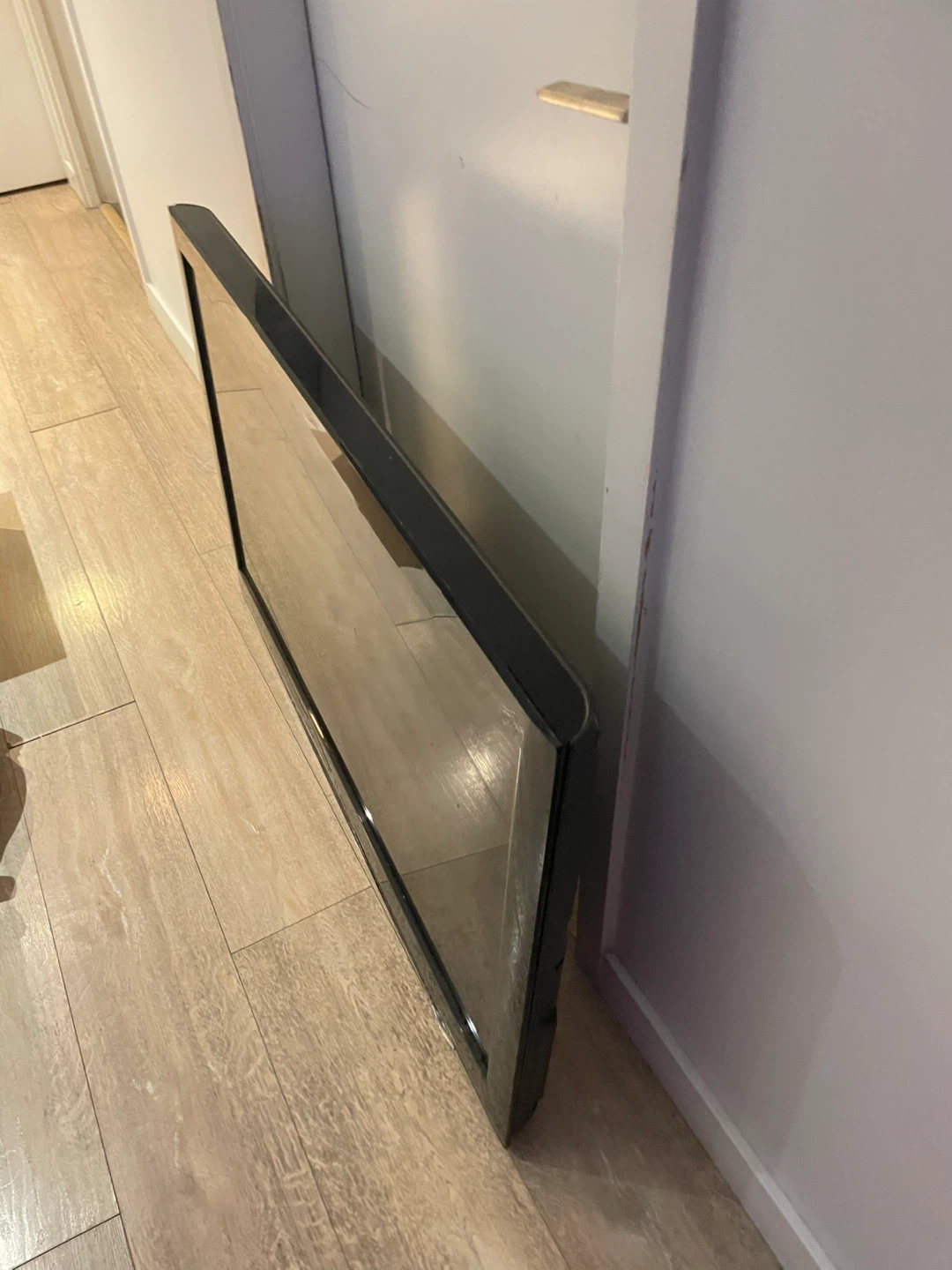 40 inch LG Black Flat Screen TV - photo 4