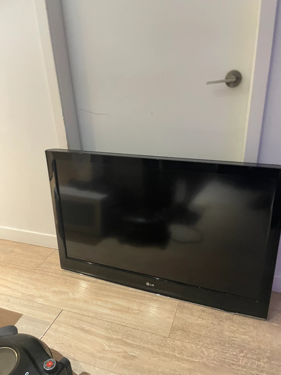 40 inch LG Black Flat Screen TV