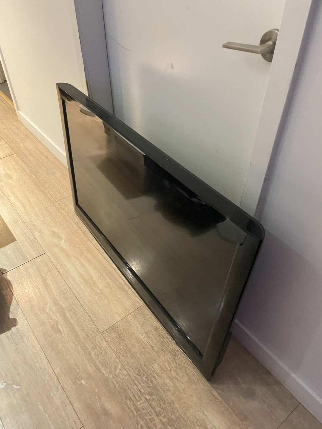 40 inch LG Black Flat Screen TV - photo 5