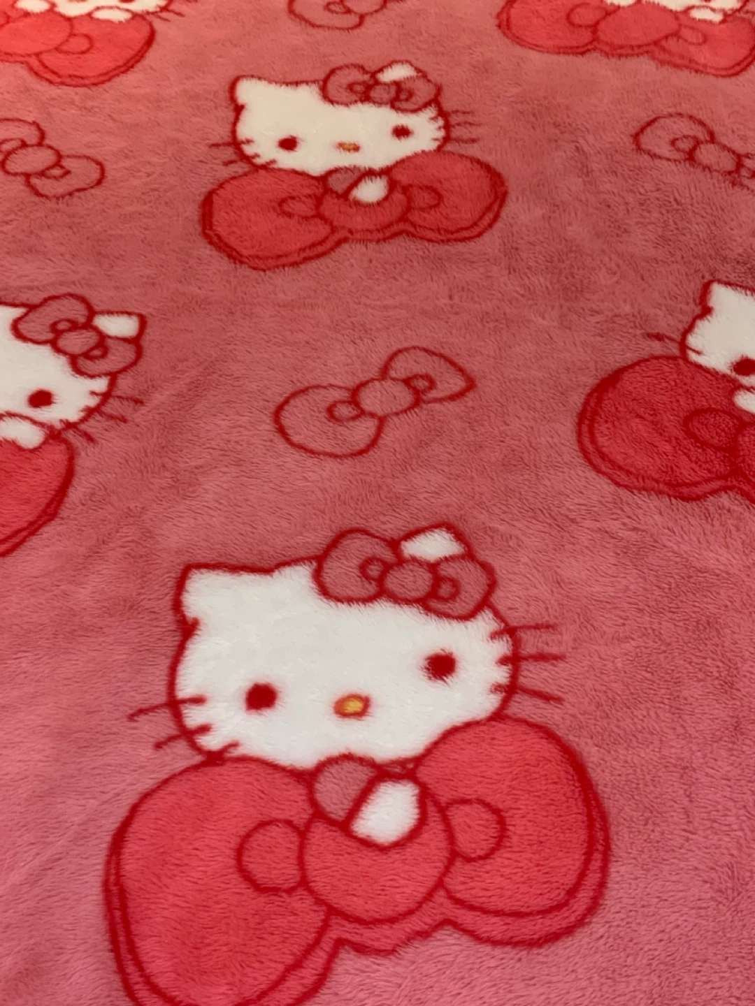 🎀🩷 Hello Kitty Faux Fur Pink Twin Throw Blanket 🩷🎀 - photo 5