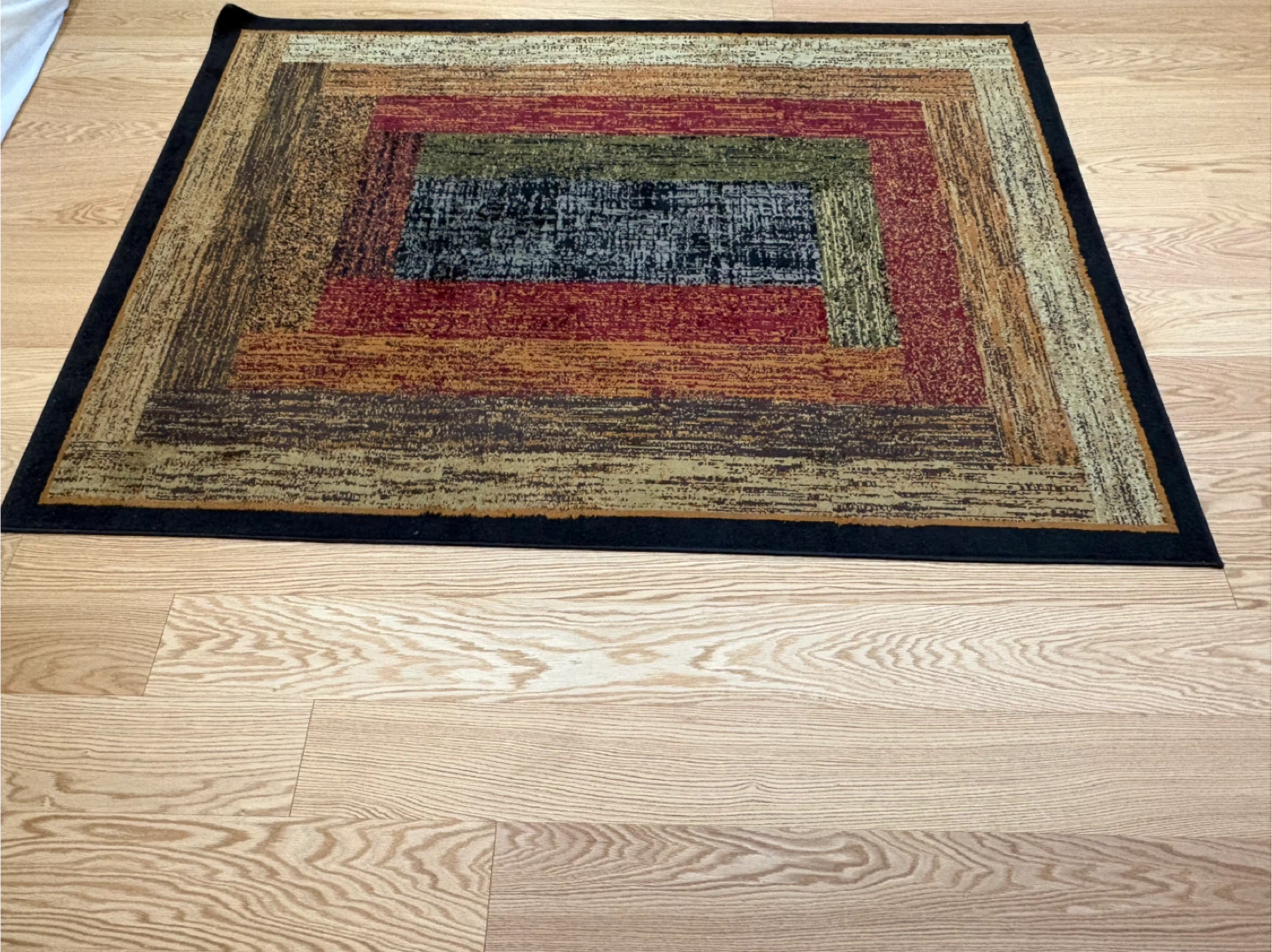 Area Rug with Geometric Pattern - photo 2