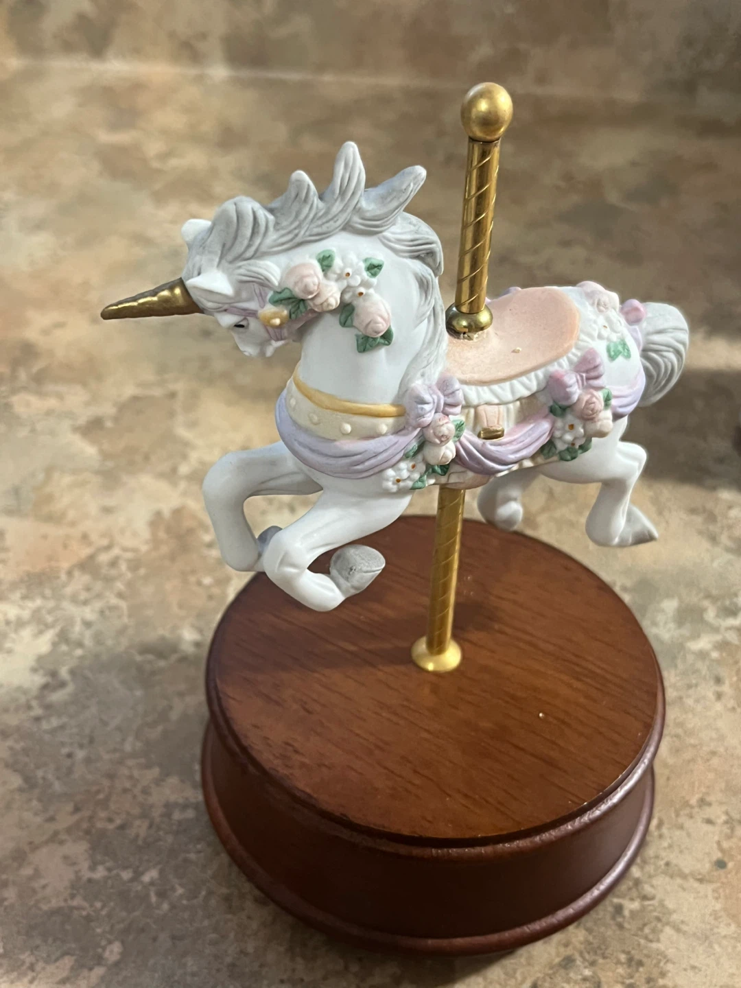 White Unicorn Carousel Music Box vintage rare Like new - photo 3