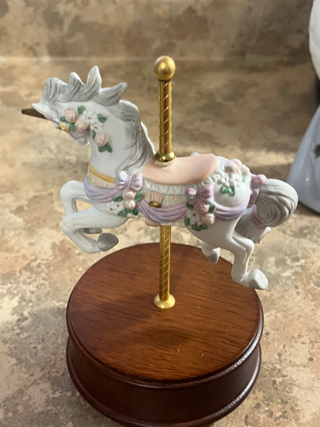 White Unicorn Carousel Music Box vintage rare Like new - photo 5