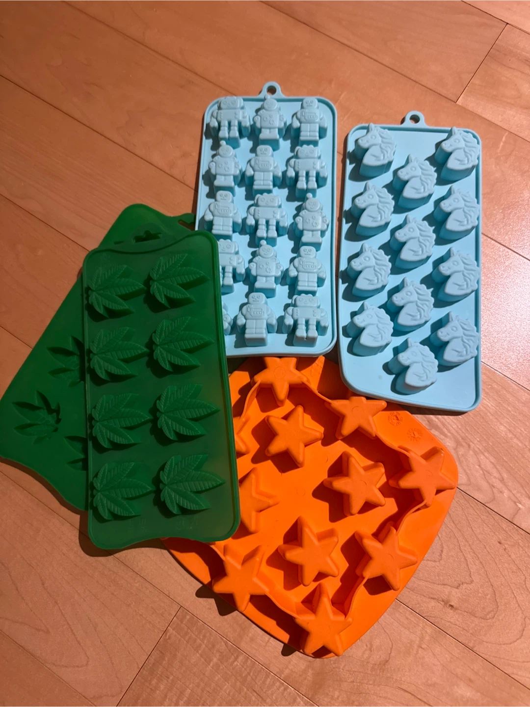 Silicone Molds - Robots, Unicorns, Stars, and Leaves