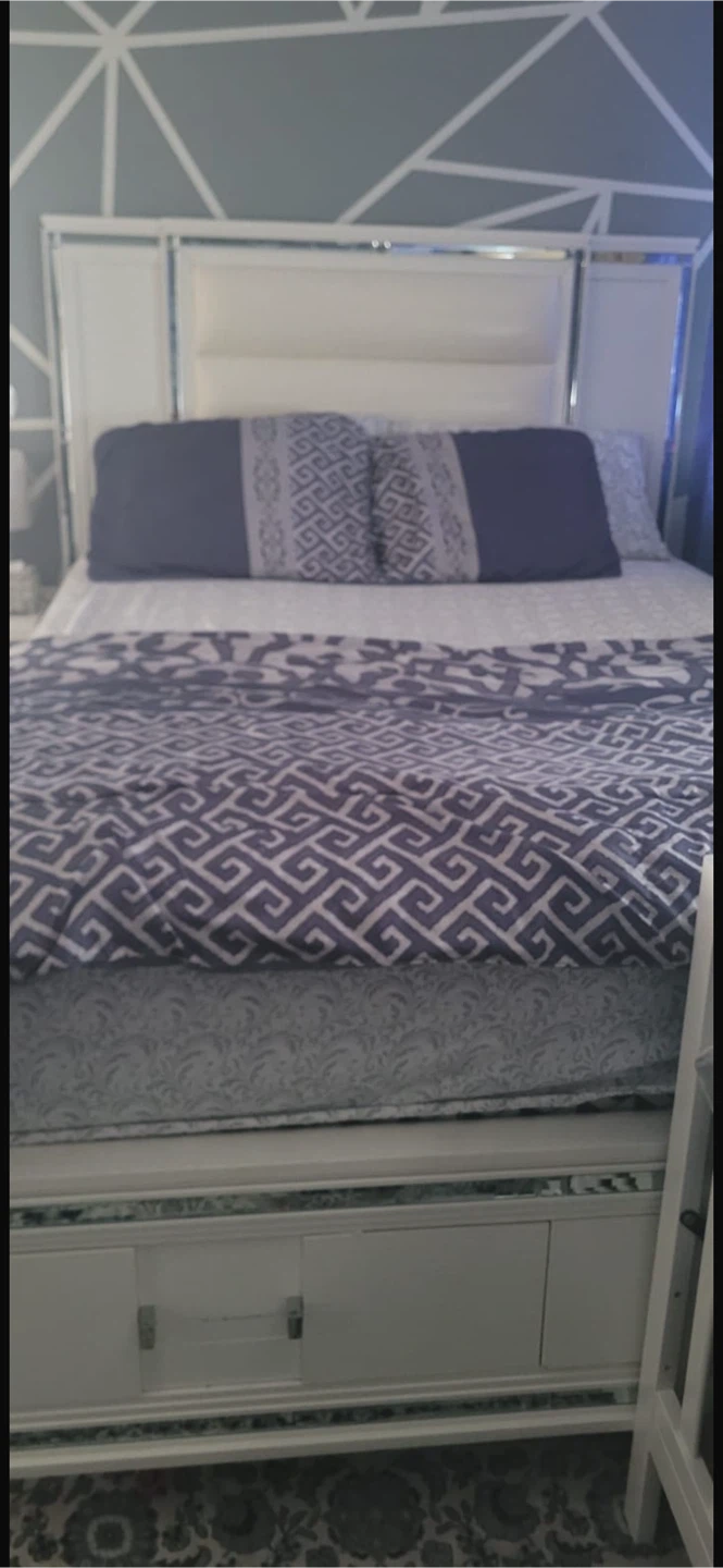 White Mirrored 6-Drawer Dresser