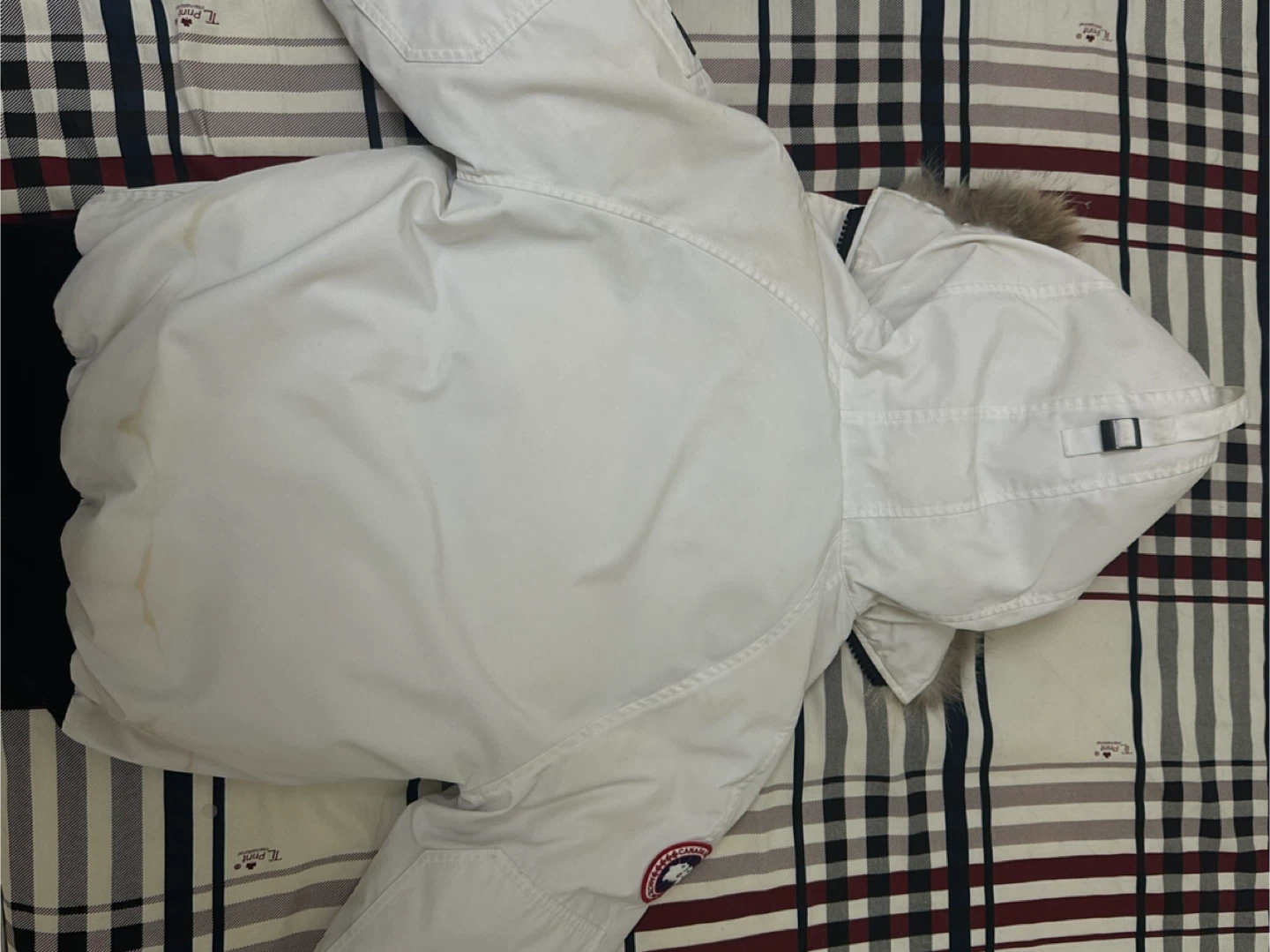 Canada Goose White Down Puffer Jacket - photo 2