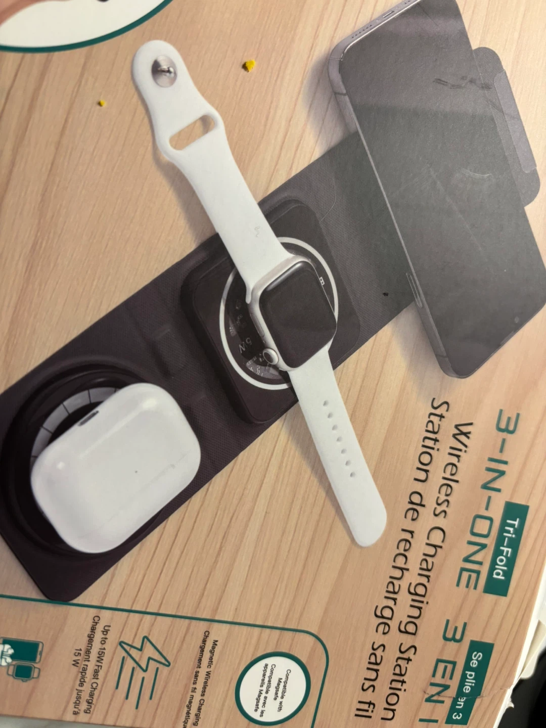 Tri-Fold 3-in-1 Wireless Charging Station - photo 3