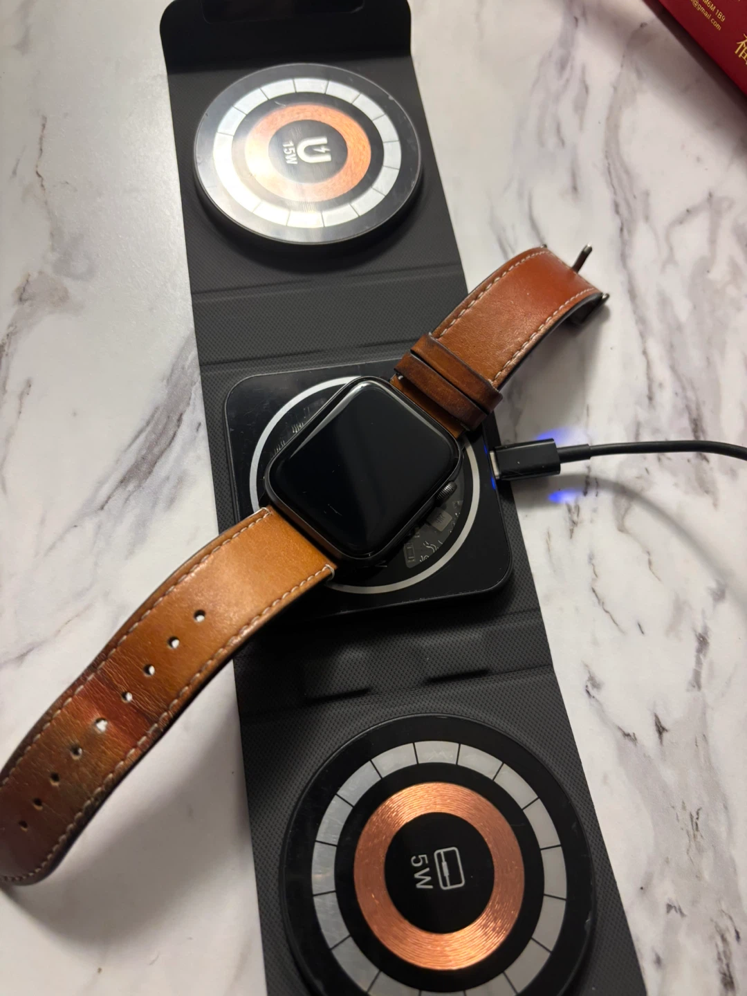 Tri-Fold 3-in-1 Wireless Charging Station - photo 2
