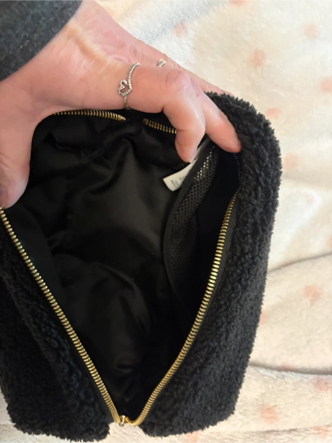 Lululemon Sherpa Pouch - photo 2
