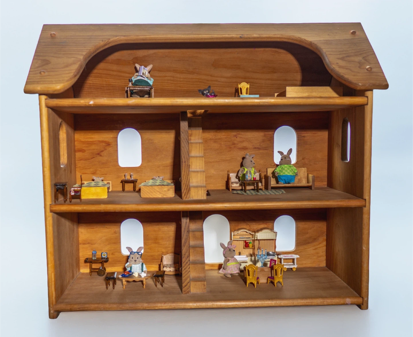 Dollhouse with Bunny Family and Accessories