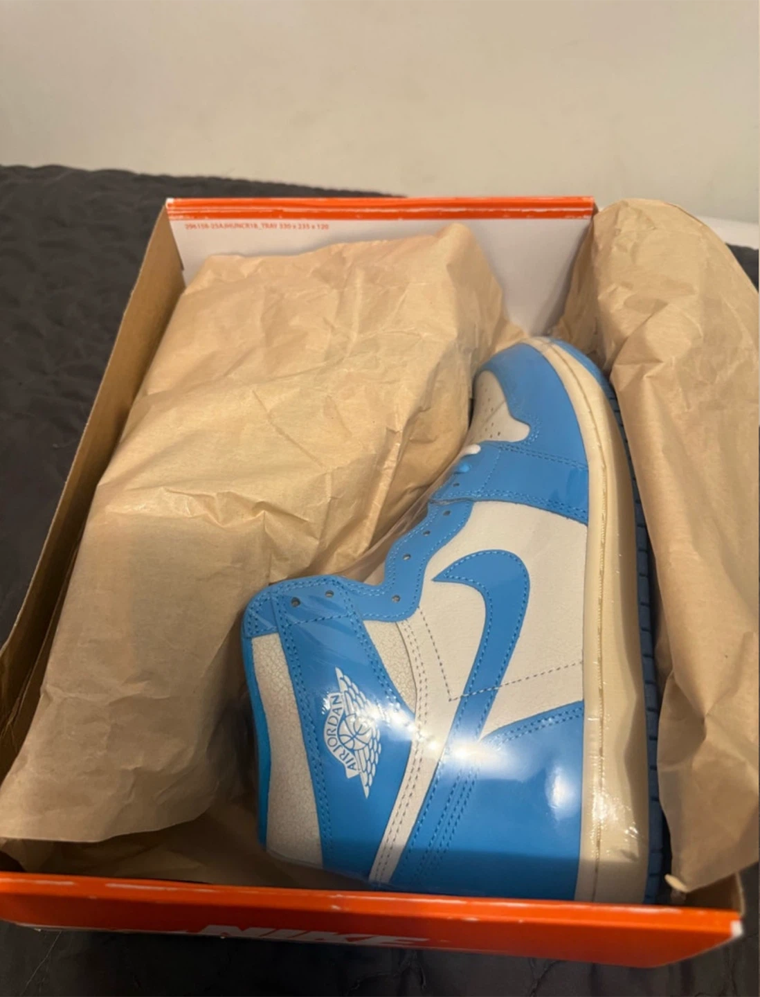 Air Jordan 1 High OG "University Blue" Size 8 - photo 2