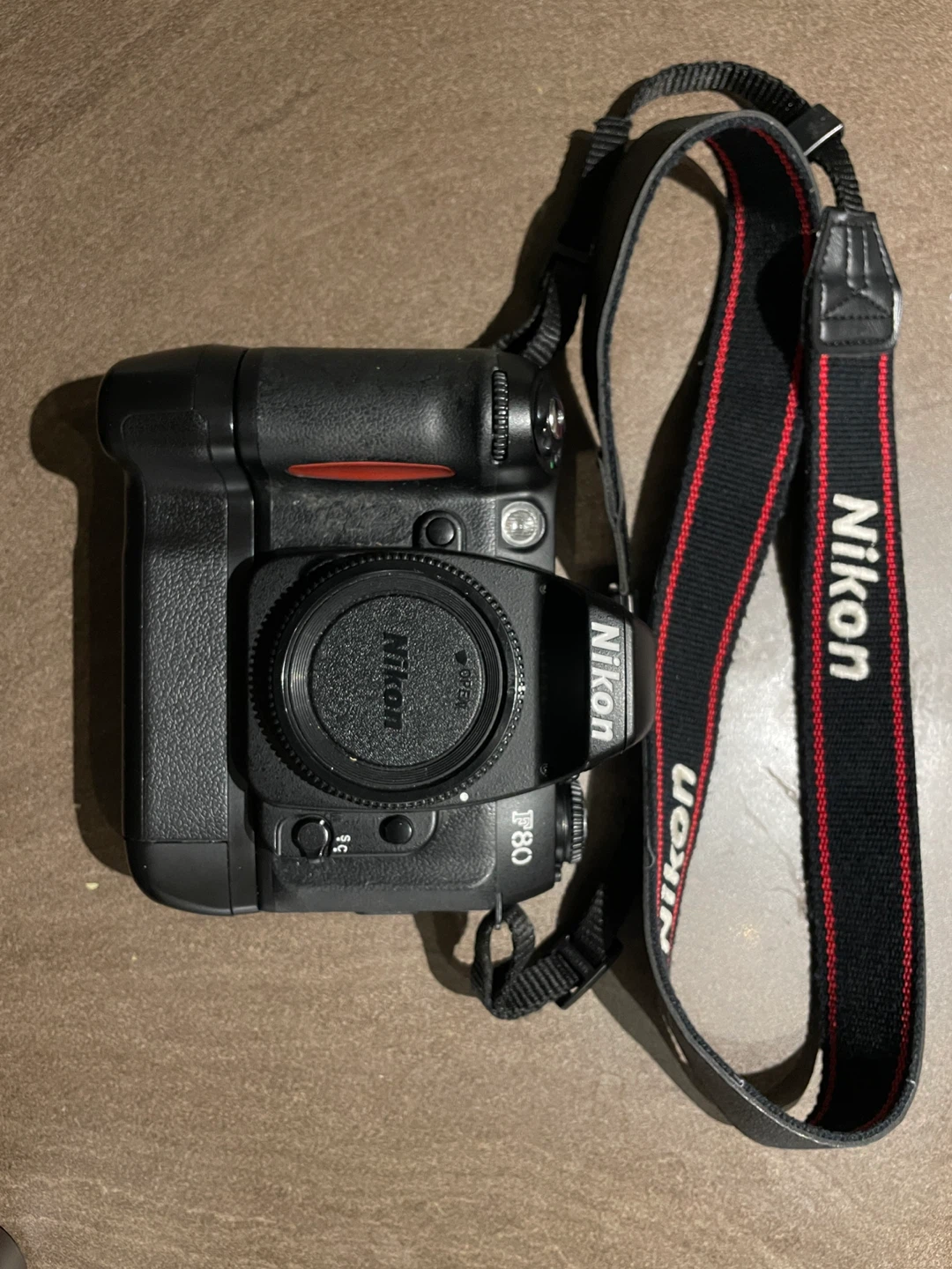Nikon F80 / N80 35mm Film Camera Body+MB-17 grip - photo 2