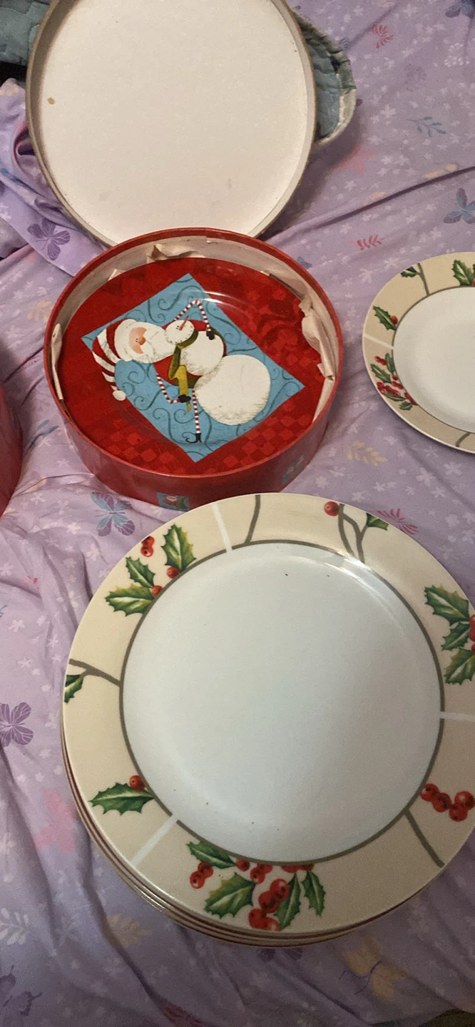 Christmas Themed Plates and Glasses Set - photo 2