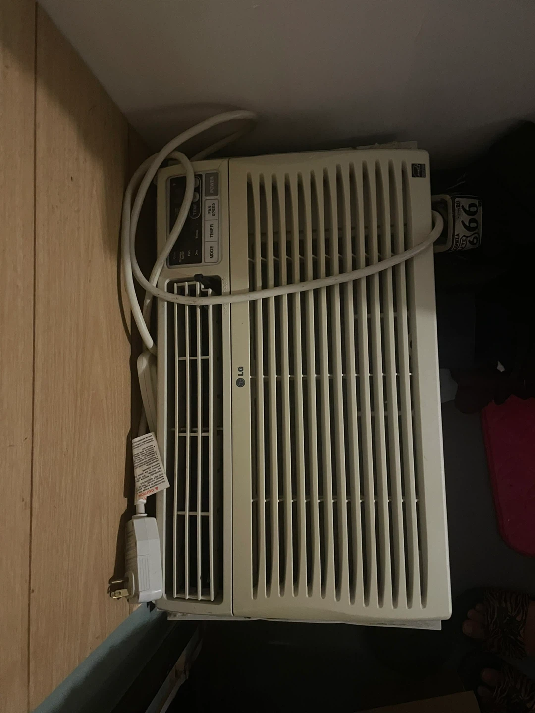 LG Window Air Conditioner - photo 3