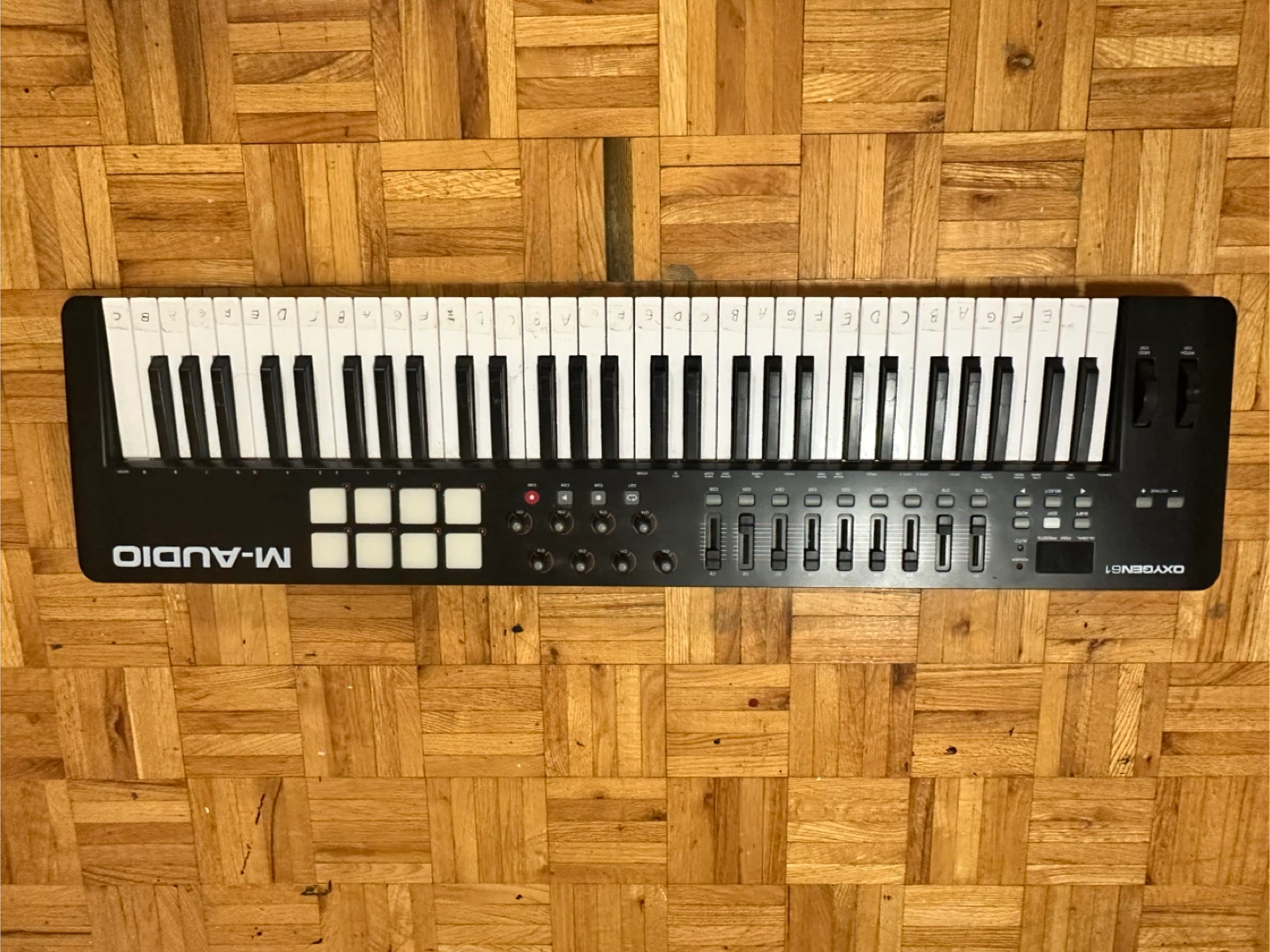M-Audio Oxygen 61 MIDI Keyboard with Pedal and Stand