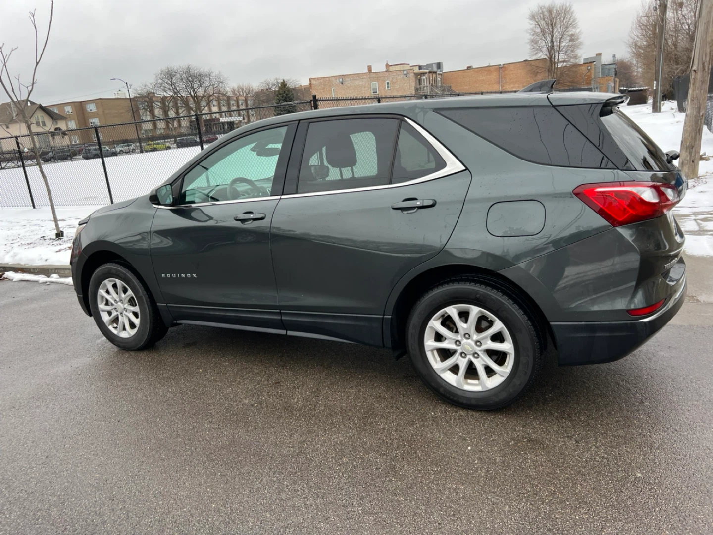 Used Dark Gray Chevrolet Equinox SUV 2019 - photo 4