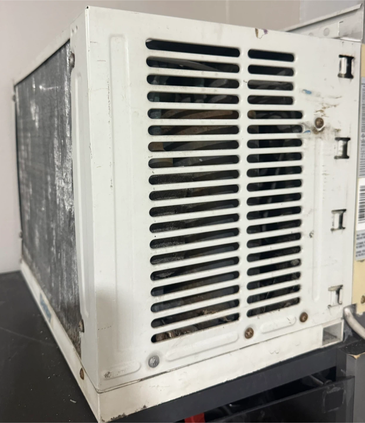 Danby 5,000 BTU Room Air Conditioner - photo 2