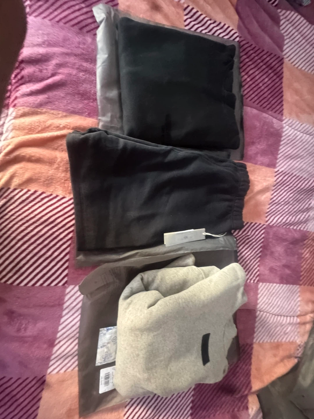 Fear of God Essentials Sweatpants & Hoodie Set - photo 2
