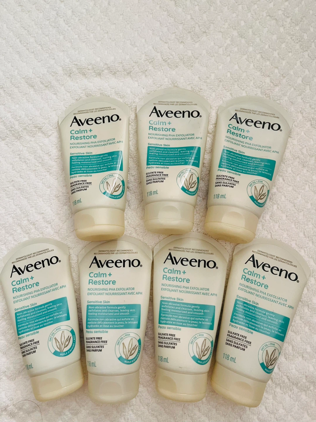 Aveeno Calm + Restore Nourishing PHA Exfoliator (118 mL)