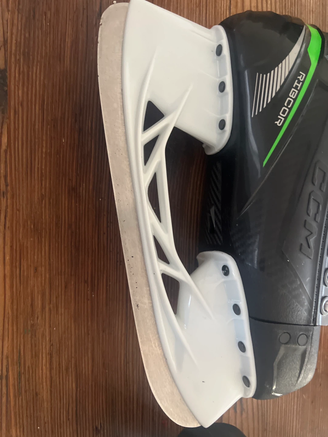 CCM Ribcor RTX3 Hockey Skates - Size 6 - photo 3