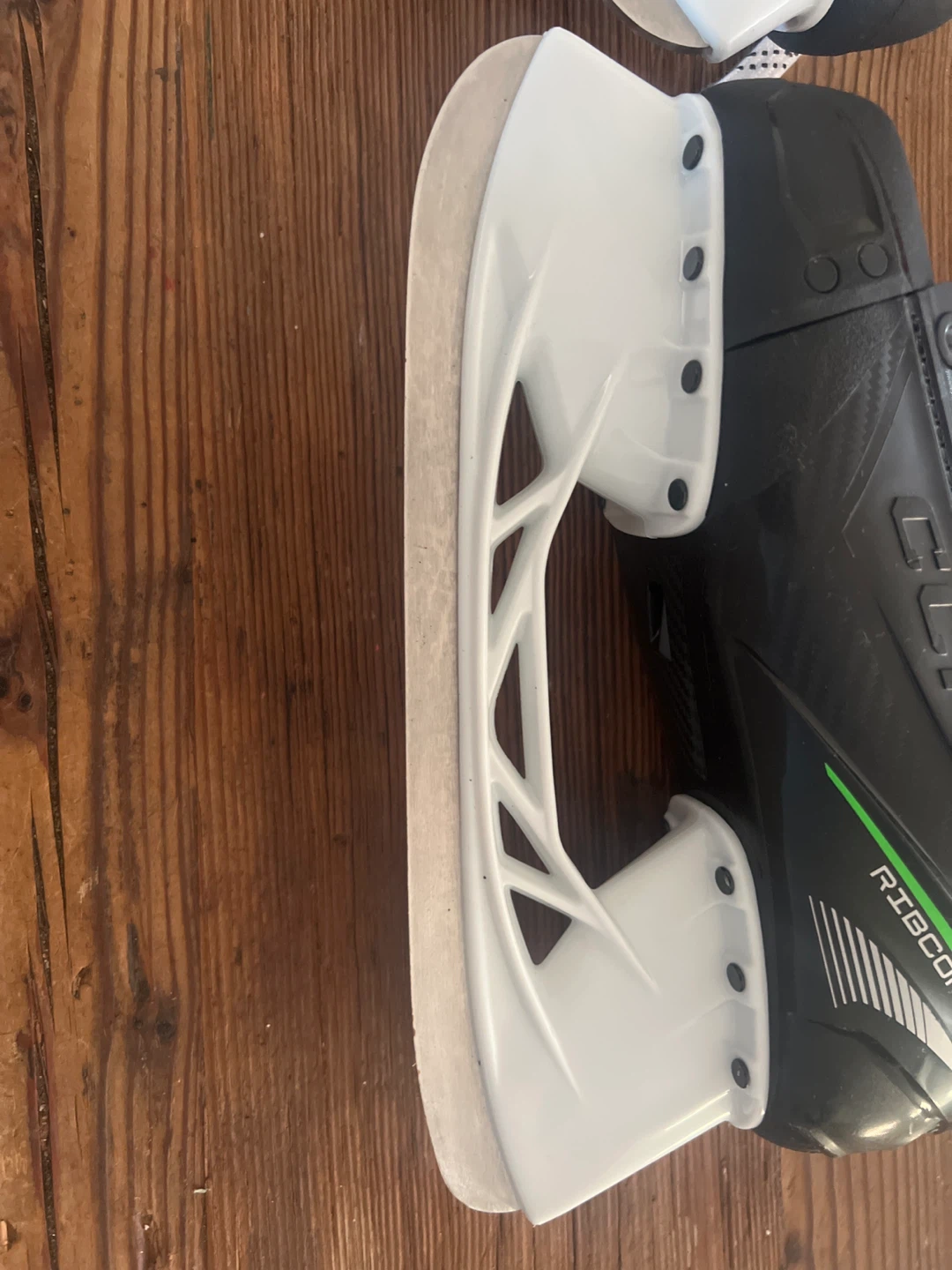 CCM Ribcor RTX3 Hockey Skates - Size 6 - photo 4