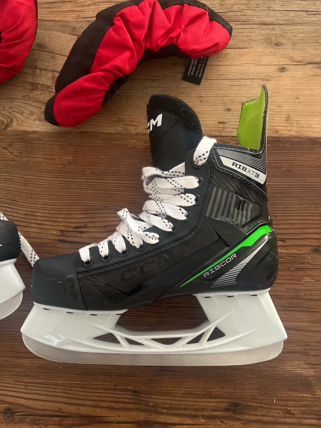 CCM Ribcor RTX3 Hockey Skates - Size 6 - photo 2